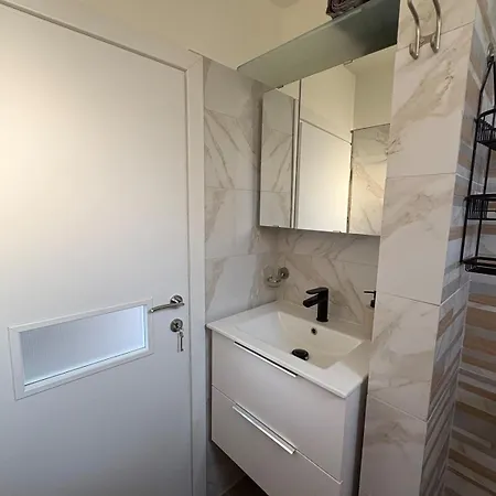 Le Blue Seaview Apartment